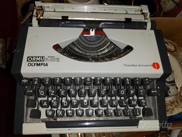 macchina da scrivere vintage da collezione 
