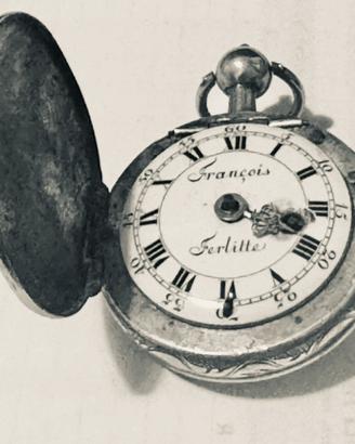 Vecchio orologio da revisionare