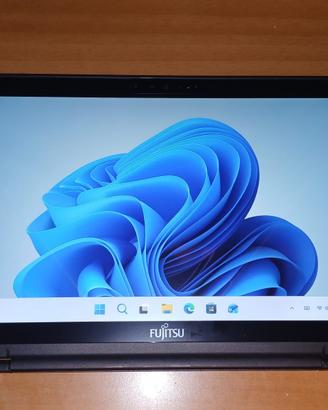 2in1 Fujitsu U9311X i5 11° ram 16GB + 56GB NVMe
