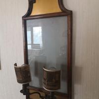 Specchiera a muro con portalampade e paralumi