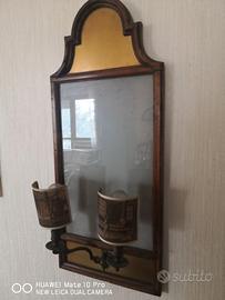 Specchiera a muro con portalampade e paralumi