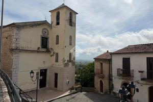 CASA SEMINDIPENDENTE A VENAFRO