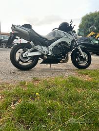 Suzuki gsr 600