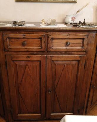 Credenza in legno massello