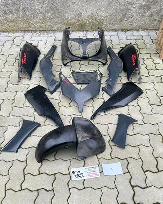 Kit carene Tmax 12 pezzi N4 USATE N NON PERFETTE