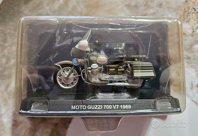 Modellino Moto Guzzi Polizia Stradale 700 V7