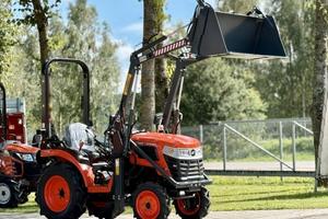 TRATTORE - HINOMOTO HM 3030 + CARICATORE FRONTALE