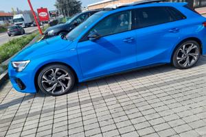 AUDI A3 SPORTBACK IDENTITY BLACK presense