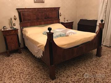 Letto Impero e Coppia di Comodini