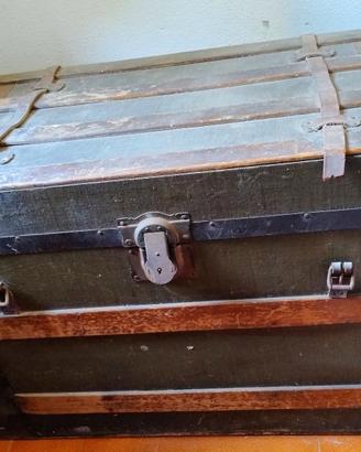 Baule antico in legno
