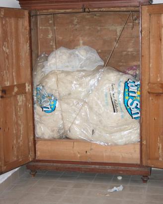 MOBILE LEGNO MASSICCIO ANTICO DARESTAURARE + LANA