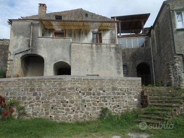 Casa indipendente di 150 m² con più di 5 locali a 