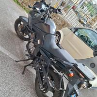 Moto Suzuki V-strom dl650 