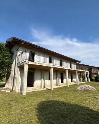 AMPIA CASA INDIPENDENTE