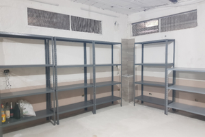 Locale deposito o ufficio al piano cantinato