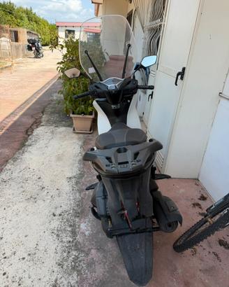 Scooter sh 125