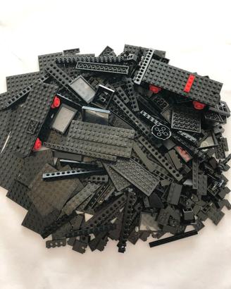 Lotto LEGO neri 824 g lavati e sanificati