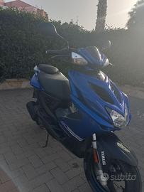 Scooter Yamaha Aerox 50cc 4 tempi