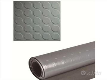 Pavimento PVC bullonato 5 x 2 metri arrotolato
