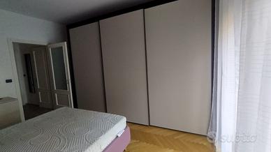 Armadio ad ante scorrevoli