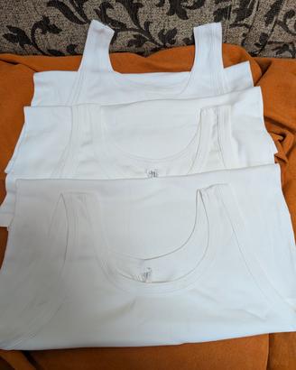 Set di tre canottiere basiche