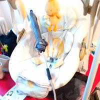 sdraietta con carillon e prodotti Baby