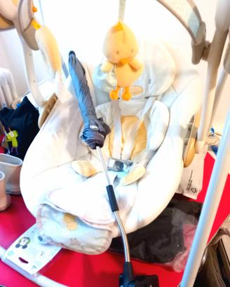 sdraietta con carillon e prodotti Baby