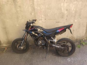 Moto superMotard