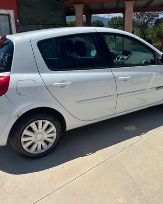 Renault Clio 1.5 dCi 75CV