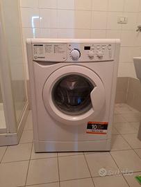 LAVATRICE INDESIT PRATICAMENTE NUOVA