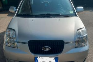 Automobile Kia Picanto LS