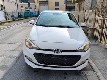 Hyundai i20 benzina