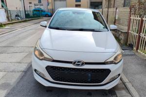 Hyundai i20 benzina