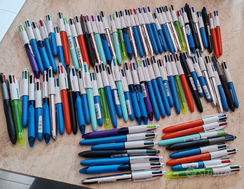 Lotto 89 penne 4 colori