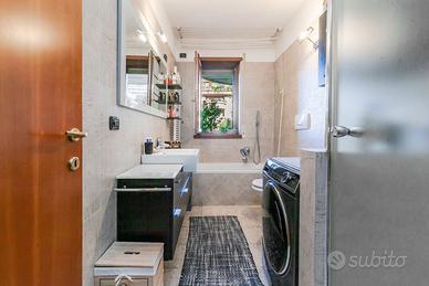 Mobile bagno usato completo di specchio