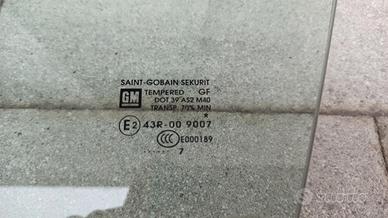 Cristallo anteriore sinistro Opel corsa d 3 porte