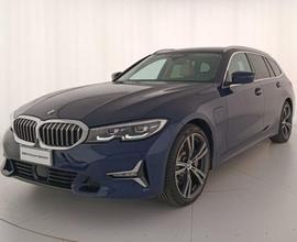 BMW 330 e Touring Luxury
