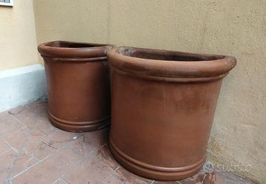 COPPIA VASI SEMICERCHIO TERRACOTTA MANETTI