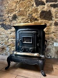 Stufa in ghisa d’epoca con forno