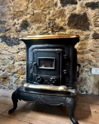 Stufa in ghisa d’epoca con forno