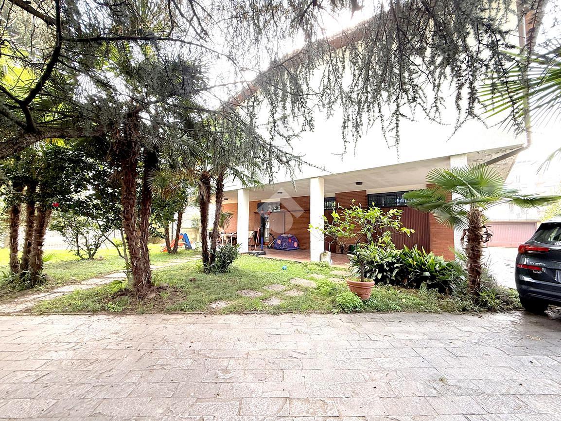 VILLA SINGOLA A CARONNO PERTUSELLA - Vista 6
