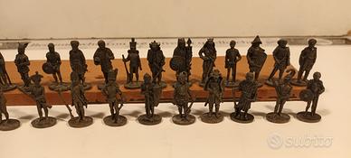 33 Soldatini Kinder Metallfiguren serie 40mm