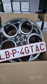 Set 4 cerchi Alfa Romeo 4c 19 e 18