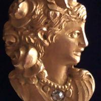 Ciondolo lavorato a sbalzo anni 40