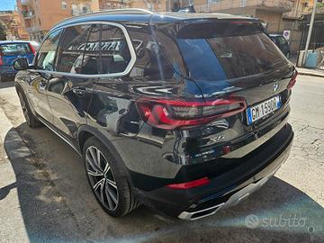 BMW X5 40i x drive - 2023 benzina