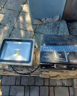 Fari illuminazione esterna Led - vari modelli