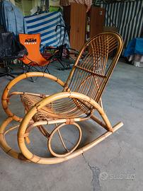 sedia a dondolo in bambù 