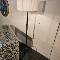 Piantana vintage in ferro e paralume bianco