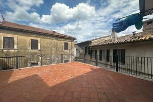 CASA SEMINDIPENDENTE A MONTECASTRILLI