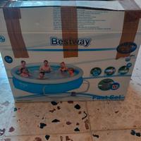 Piscina rotonda  con copri piscina